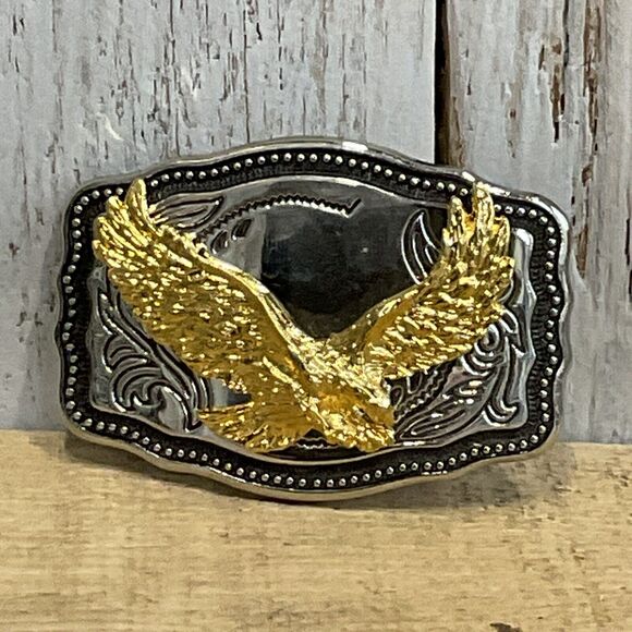 Soaring Eagle Belt Buckle Womens Engraved Eagle in Flight Western Rodeo USA - Picture 2 of 6
